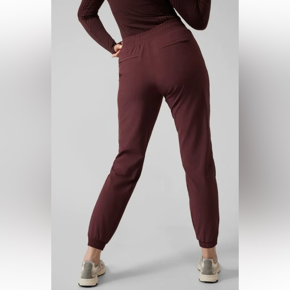 Athleta Brooklyn Lined Stretchy Pockets Burgundy Elastic Joggers Size 10 - Picture 2 of 15